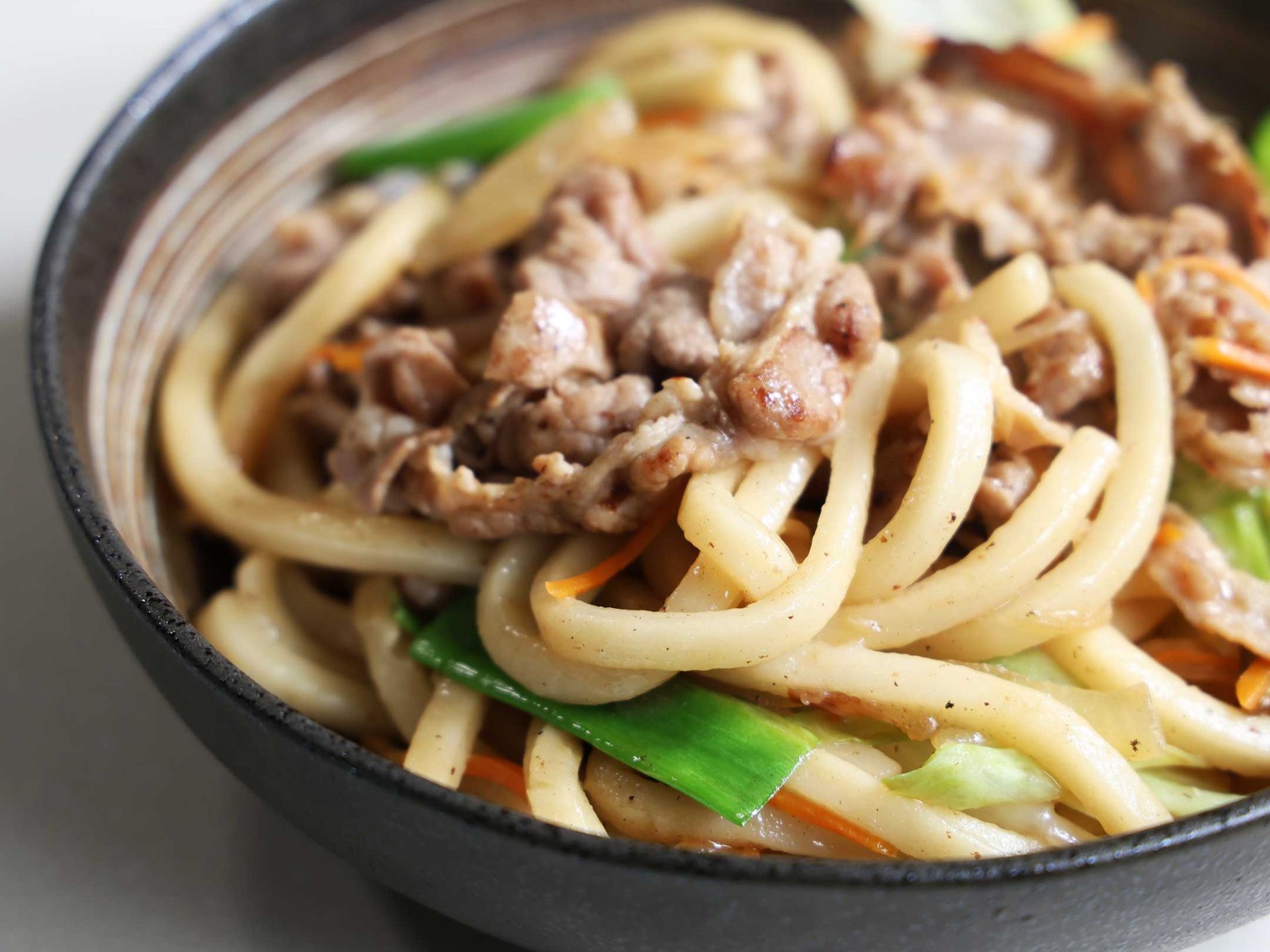 味噌燒烤梅花肉炒烏龍面-A5